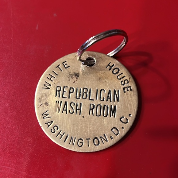 RARE White House Republican Wash Room Token Tag Vintage 1960’s - Picture 1 of 3
